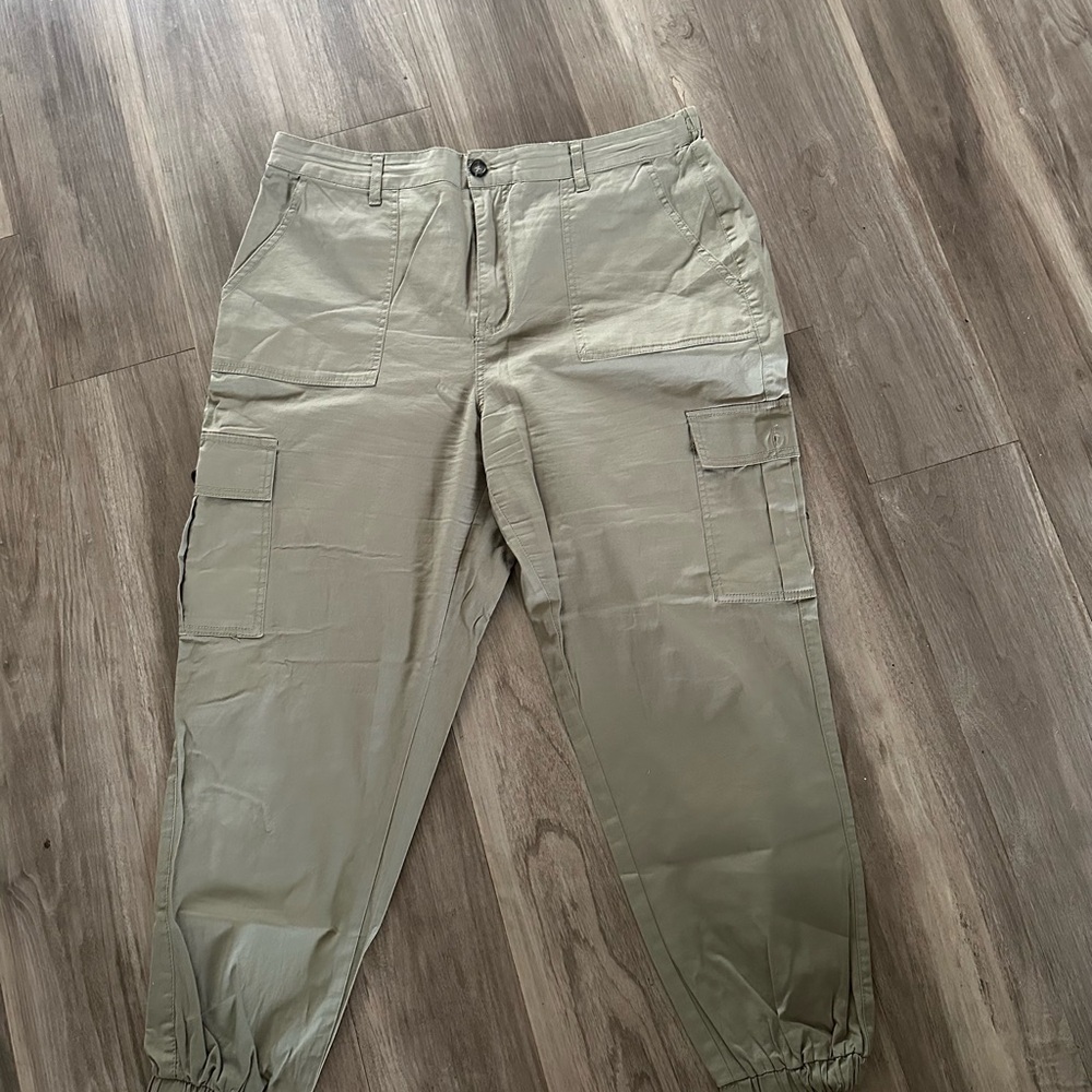 Women's Tan Cargo Pants